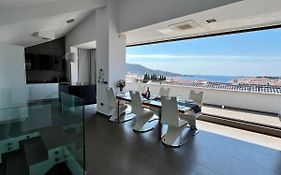 Luxury Laurus Penthouse With Awesome Sea View