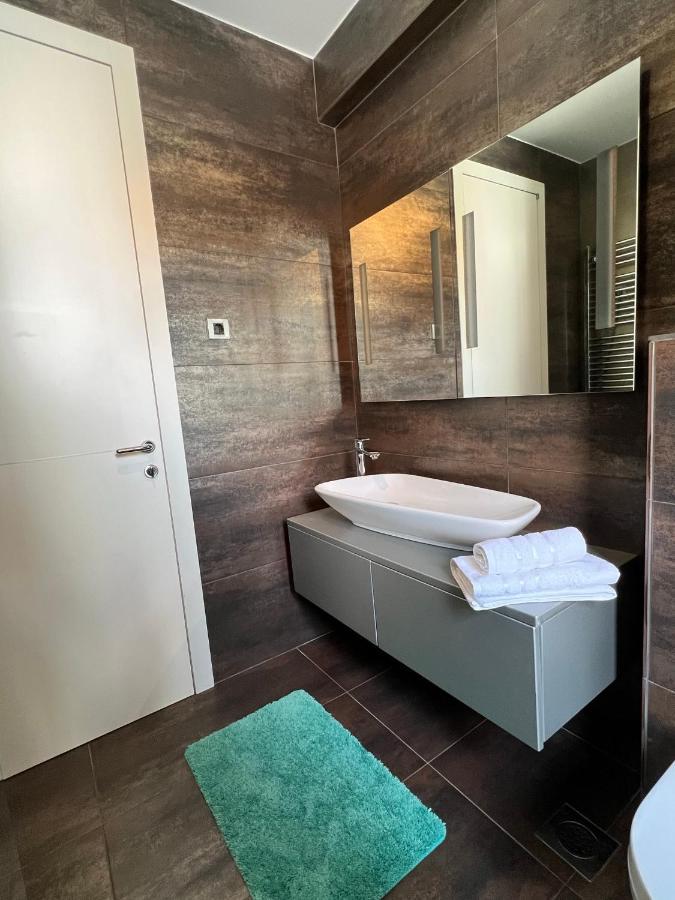 Ferienwohnung Luxury Laurus Penthouse With Awesome Sea View Primošten Exterior foto