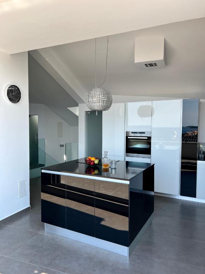Ferienwohnung Luxury Laurus Penthouse With Awesome Sea View Primošten Exterior foto